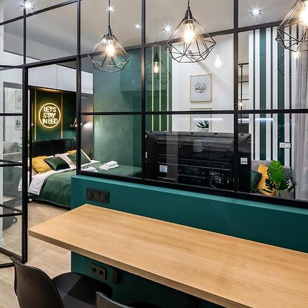 Emerald Lux Apartment. LiveinЛвив Екстериор снимка