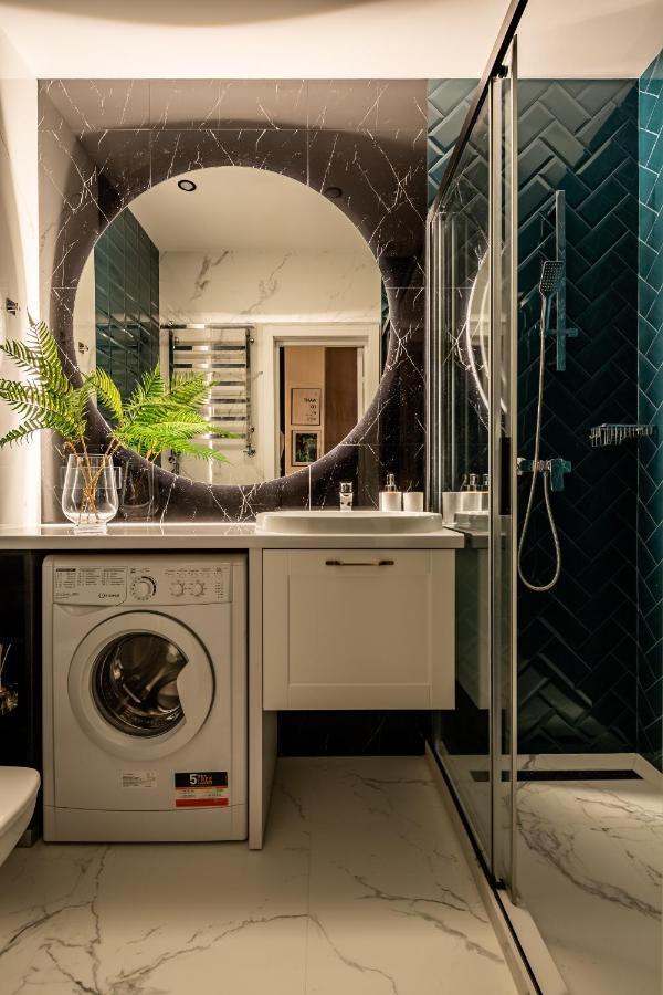Emerald Lux Apartment. LiveinЛвив Екстериор снимка